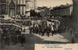 Bruxelles : 75e Anniversaire De L'Indépendance Belge - Cortège Des Drapeaux  Sociétés Mutuelles - Fêtes, événements