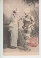China Chine Cachet Tientsin I.J.P.0. 1906 Avec Timbre Japon Sur CPA Précurseur 2 Geishas Fumant Avec Porte-cigarette (?) - Cartas & Documentos