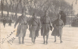 MILITARIA - Photographie D'un Régiment - Wiesladen 1922 - Carte Postale Ancienne - Sonstige & Ohne Zuordnung