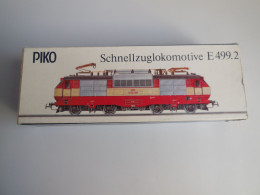 Schnellzuglokomotive E 499.2, PIKO Locomotive électrique ........2B...5 - Loks