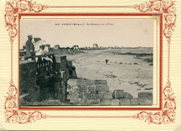 CARNAC  **   HOMME AU CHAPEAU ET FEMME A L OMBRELLE  ** PLAGE ** VILLAS ** - Carnac