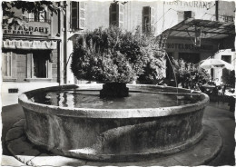 D 83. SAINT ZACHARIE.  FONTAINE SAINT ROCH - Saint-Zacharie