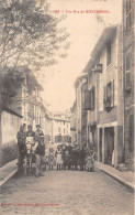 42-MONTBRISON- UNE RUE DE MONTBRISON - Montbrison