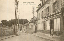LA CELLE SAINT CLOUD La Rue De La République - La Celle Saint Cloud