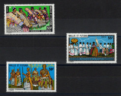 Wallis & Futuna - YV 221 à 223 N** MNH Complète Luxe , Coutumes & Traditions , Cote 11,60 Euros - Unused Stamps