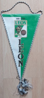 A.C. Leon  Football Club Football Fussball Futebol Soccer Calcio  PENNANT ZS 1 KUT - Abbigliamento, Souvenirs & Varie