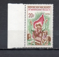 MADAGASCAR   N° 425   NEUF SANS CHARNIERE  COTE  0.50€   HYMNE NATIONAL - Madagascar (1960-...)