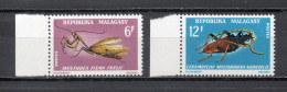 MADAGASCAR   N° 427 + 428   NEUFS SANS CHARNIERE  COTE 3.00€   INSECTE ANIMAUX  VOIR DESCRIPTION - Madagascar (1960-...)