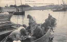 Concarneau        29       Marins Préparant La Cautriade   N° 6267  (voir Scan) - Concarneau