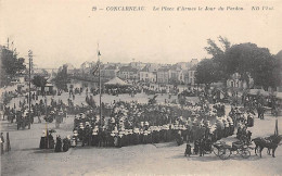 Concarneau        29         La Place D'Armes. Jour De Pardon     N° 29  (voir Scan) - Concarneau