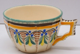 -TASSE ANCIENNE CERAMIQUE HB QUIMPER FLEURS VERTES JAUNES BLEUES Collection  E - Quimper/Henriot (FRA)