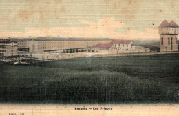 17603 FRESNES  LES PRISONS   (2 Scans) 94    ETAT PLI CENTRE Carte  Genre Toilée - Fresnes