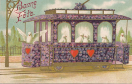 Tram Tramway Fait En Violettes Coeur Colombes Violets Doves . - Strassenbahnen