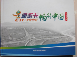 Hubei Highway Toll Payment ETC Chip Card, Joint Issued By Three Banks,commemorative Album With 10 Cards,0.6KG - Unclassified