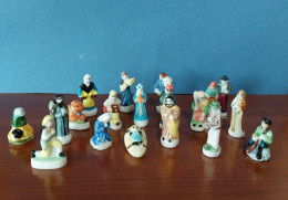 Lot De 18 Fèves Anciennes SANTONS Pour Crèche - Fait Main - Année 1985-1990 - Oude