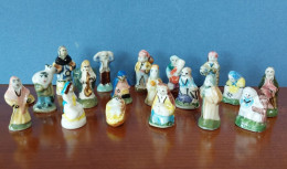 Lot De 18 Fèves Anciennes SANTONS Pour Crèche - Fait Main - Année 1985-1990 - Antiche