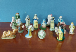 Lot De 17 Fèves Anciennes SANTONS Pour Crèche - Fait Main - Année 1985-1990 - Frühe Figuren