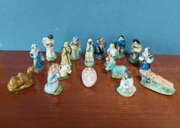 Lot De 17 Fèves Anciennes SANTONS Pour Crèche - Fait Main - Année 1985-1990 - Antiche