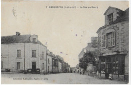 44 - CARQUEFOU (Loire Inf.) La Rue Du Bourg -circulé  -Collection F. Chapeau -Nantes- N°7 (commerces) - Carquefou