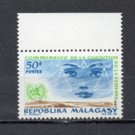 MADAGASCAR   N° 445   NEUF SANS CHARNIERE  COTE  1.00€   NATIONS UNIES CONDITION DE LA FEMME - Madagascar (1960-...)