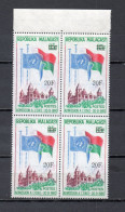 MADAGASCAR   N° 447   BLOC DE QUATRE TIMBRES    NEUF SANS CHARNIERE  COTE  4.00€   NATIONS UNIES DRAPEAUX - Madagascar (1960-...)