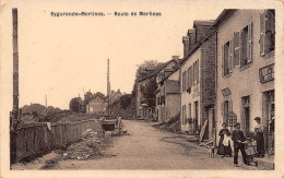 EYGURANDE-MERLINES (Corrèze) - Route De Merlines - Facteur Distribuant Courrier - Voyagé (voir Les 2 Scans) Issoire - Eygurande