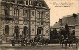 PC CHATEAU DE BONNELLES DUCHESSES D'UZES DEPART POUR LA CHASSE HUNTING (a34996) - Chasse