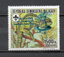 MADAGASCAR N° 1262A SURCHARGE BLEU VERT METALLISE RENVERSEE  NEUF SANS CHARNIERE  COTE ?€  POWELL  CAMELEON ANIMAUX - Madagascar (1960-...)