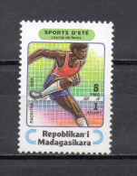 MADAGASCAR   N° 1359    NEUF SANS CHARNIERE  COTE  0.20€     SPORT - Madagascar (1960-...)