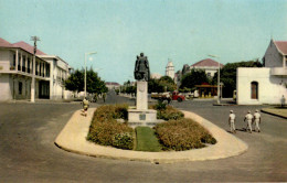 GUINÉ - BISSAU - Monumento A Nuno Tristão - Guinea Bissau