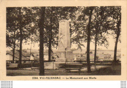 D32  VIC FEZENSAC  Le Monument Aux Morts - Vic-Fezensac