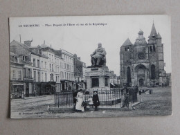 27 - EURE - Le Neubourg - Place Dupont De L'Eure Et Rue De La République - Le Neubourg