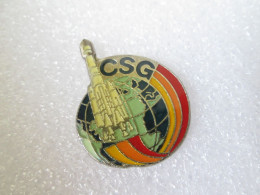 PIN'S    ESPACE  ARIANE  C.S.G.  CENTRE SPATIALE GUYANAIS - Space