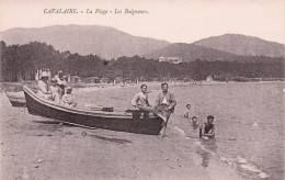 Cavalaire Sur Mer -  La Plage - Les Baigneurs    - Barque De Plaisance - CPA °J - Cavalaire-sur-Mer