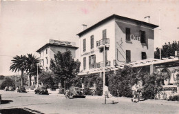 Cavalaire Sur Mer -  Les Hotels    - CPA °J - Cavalaire-sur-Mer