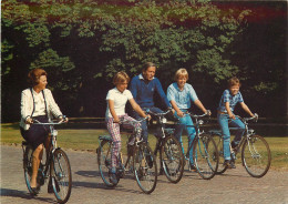 Familles Royales - Royauté - Pays-Bas - Nederland - Cyclisme - Vélos - Vélo - Semi Moderne Grand Format - Bon état - Royal Families