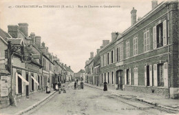 28 - CHATEAUNEUF EN THIMERAIS - S16778 - Rue De Chartres Et Gendarmerie - Pedoux Aubergiste - L23 - Châteauneuf
