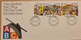 New Zealand 1977 Education First Day Cover,Euro 0,75 - Briefe U. Dokumente