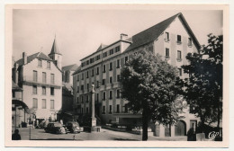 CPA - CHAUDESAIGUES (Cantal) - Place Du Gravier Et Hôtel Valette - Other & Unclassified