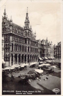 BELGIQUE - Bruxelles - Grand' Place, Maison Du Roi - Marché Aux Fleurs - Carte Postale Ancienne - Piazze