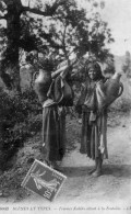 Scènes Et Types - Femmes Kabiles Allant à La Fontaine - Non Classés