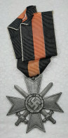 O800 GERMANY WWII  MILITAR MEDAL MERIT WITH SWORD (COPY) NO ORIGINAL. - Germany