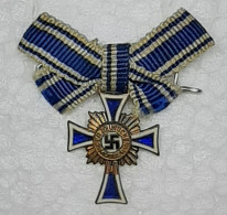 O815 GERMANY WWII  MOTHER MEDAL MERIT FIRST CLASS MINIATURE 2Ox17 Mm. ORIGINAL.  - Germany