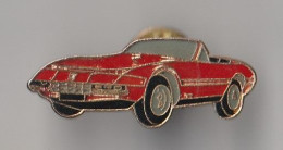 PIN'S THEME AUTOMOBILE  FERRARI  ROUGE  COUPE  DECAPOTABLE - Ferrari