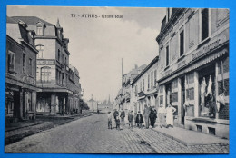 Athus : Grand Rue Animée Devant La Boucherie-Charcuterie - Aubange