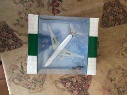 MAJORETTE STUPENDO MODELLINO BOEING 777 ALITALIA - Diorama