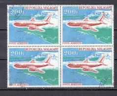 MADAGASCAR   PA  N° 113  EN BLOC DE QUATRE TIMBRES  OBLITERES   COTE 6.00€   AVION - Madagascar (1960-...)