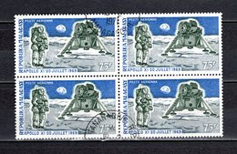 MADAGASCAR   PA  N° 112  EN BLOC DE QUATRE TIMBRES  OBLITERES   COTE 2.40€   ESPACE APOLLO XI - Madagascar (1960-...)