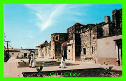 SANTO DOMINGO, RÉPUBLIQUE DOMINICAINE - SMALL SQUARE OF LOS CURAS, THE PRIEST - WRITTEN -  DORMAND POSTACRD CO - - Repubblica Dominicana