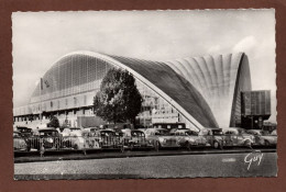 (RECTO / VERSO) LA DEFENSE - N° 1.002 - LE C.N.I.T.  AVEC VIEILLES VOITURES -  CITROEN 2CV ET TRACTION - FORMAT CPA - La Defense